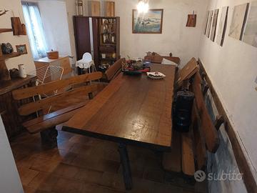 Tavolo artigianale in legno massello