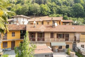 CASA SEMINDIPENDENTE A PIASCO