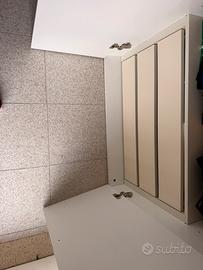 armadio a 6 ante con mensole appendiabiti