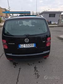 Volswagen touran
