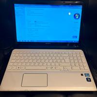 PC portatile Sony VAIO modello SVE1511P1EW