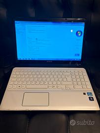 PC portatile Sony VAIO modello SVE1511P1EW