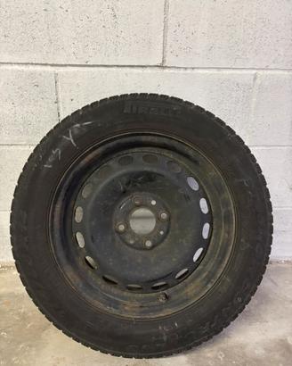 Gomme pirelli invernali con cerchio