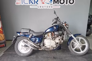 Honda VF 750 CUSTOM RC28