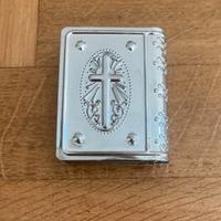 Scatolina contenitore porta rosario color argento.