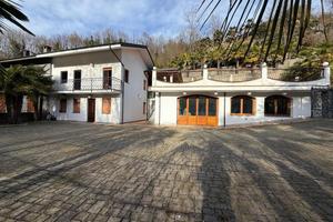 VILLA A SCHIERA D'ANGOLO A RUBIANA