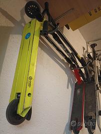monopattini, skate, casco e protezioni 