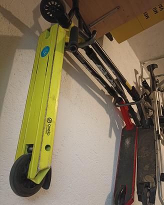 monopattini, skate, casco e protezioni 