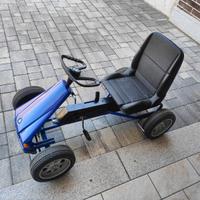 Macchina a pedali per bambino