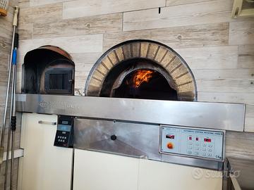 Pizzeria per asporto con posti a sedere