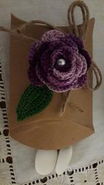 Bomboniere rose e farfalle all'uncinetto