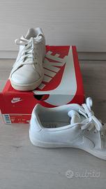 Nike court royale