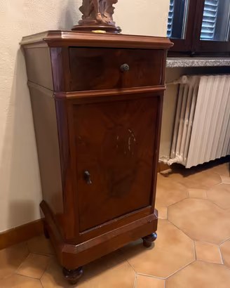 Mobiletto / Comodino antico d'epoca in noce con ca