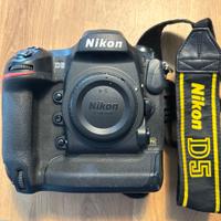 Nikon D5 Nital completamente revisionata