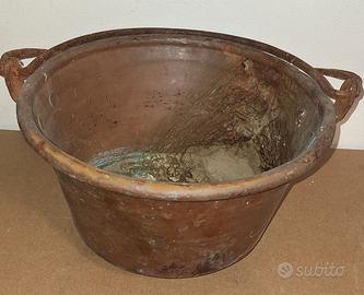 Pentole antiche in rame