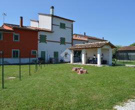 CASA SEMINDIPENDENTE A CHIESINA UZZANESE