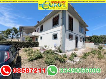 Casa indipendente immersa nella campagna abruzzese