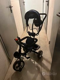Triciclo con maniglione