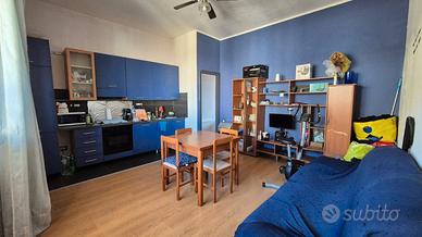 Bivano arredato al piano primo zona piazza mariano