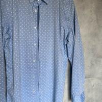 Camicia celeste con disegno