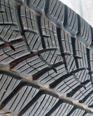 4 gomme invernali 215/60/17 96H Fulda