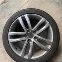 Cerchio in lega "17 con pneumatico