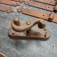 cerniere e maniglie cremonese vintage per Balboni 