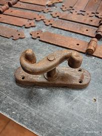 cerniere e maniglie cremonese vintage per Balboni 