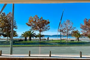 Fronte Mare. Ampio bilocale con terrazza