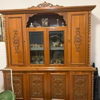 Credenza grande intagliata