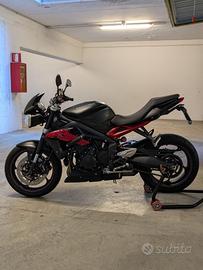 Triumph Street Triple 675 R – 2014 – 11.382 km