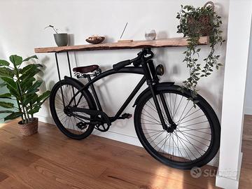 mensola con bicicletta 