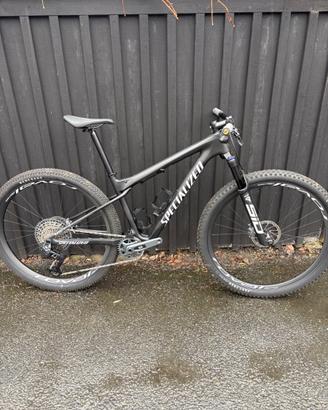 Specialized epic wc expert 2025