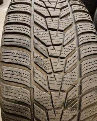 GOMME INVERNALI SU CERCHIO ACCIAIO