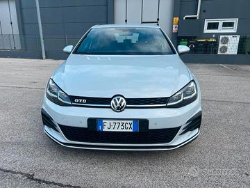 VOLKSWAGEN GOLF 7 