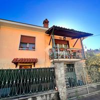 VILLA SINGOLA A CASTIGLIONE TORINESE