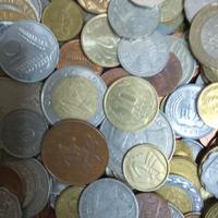 Lotto di 130 monete internazionali, (no Italia)