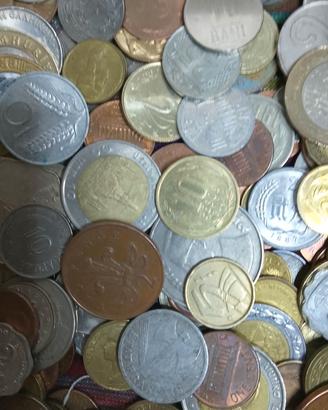 Lotto di 130 monete internazionali, (no Italia)