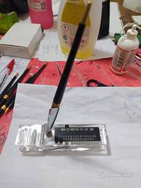 PORTAPENNE CON MOLLA FERMACARTE E CALENDARIO LED