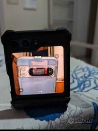 Samsung galaxy Z flip 5 
8gb Di ram /512 GB di mem