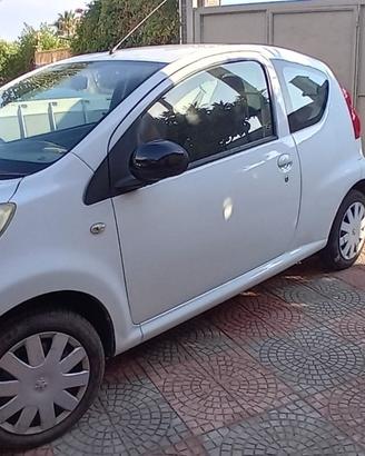 Peugeot 107 per Neopatentati -  Toyota Aygo e 106