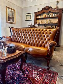 Salotto classico di pregio in legno intarsiato