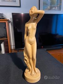 A. Santini - statuetta classica di donna in resina