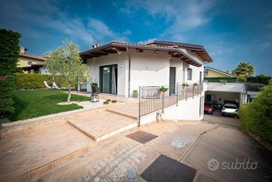 VILLA SINGOLA A RIVALTA DI TORINO