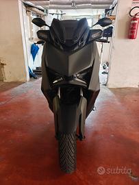YAMAHA  X-MAX 300