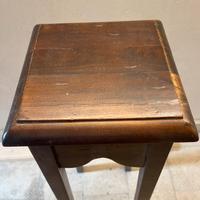 Piedistallo in legno