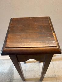 Piedistallo in legno