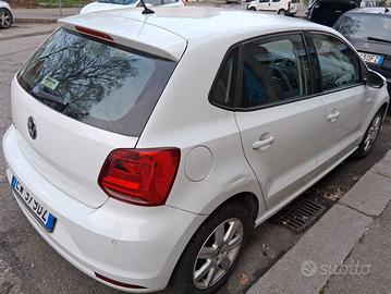 Volkswagen Polo  V 2014 5p 1.0 mpi Comfortline