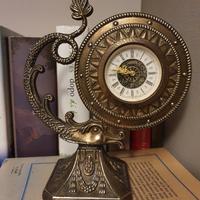 Orologio antico da camino in ottone Peter
