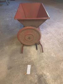 Macina deraspatrice manuale